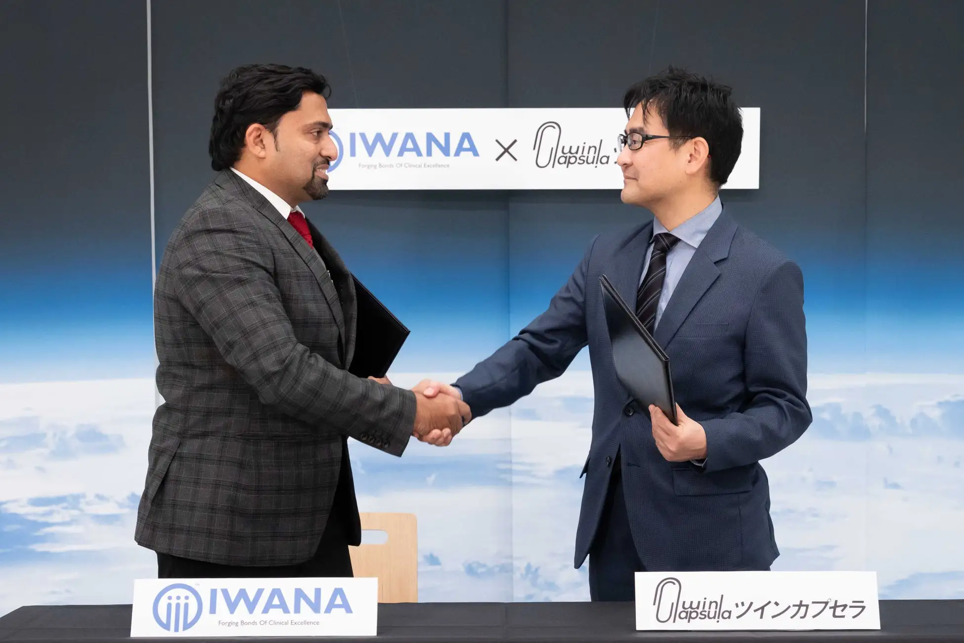 写真:インドのIWANA Consultancy Solutions社とのMoUに署名の写真