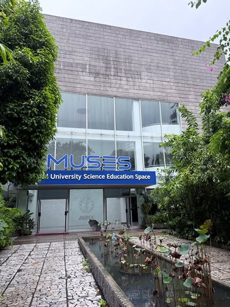 写真:タイ・バンコクのマヒドン大学にて弊社代表の宮崎が特別講演を実施の写真